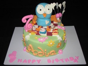 "Hoot" cake